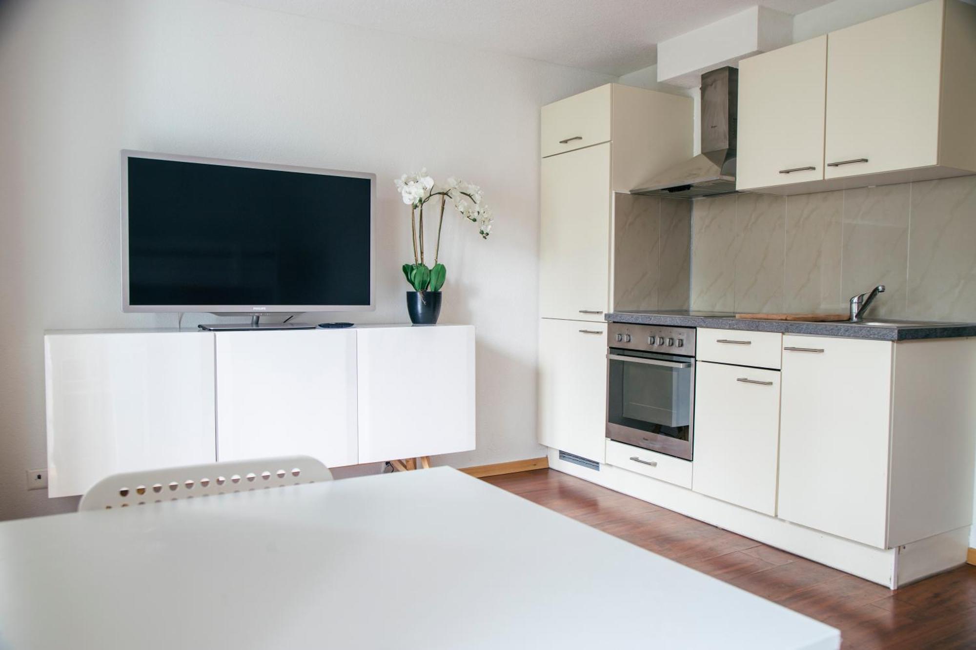 Nimbuzzz Apartments Unterseen Bagian luar foto