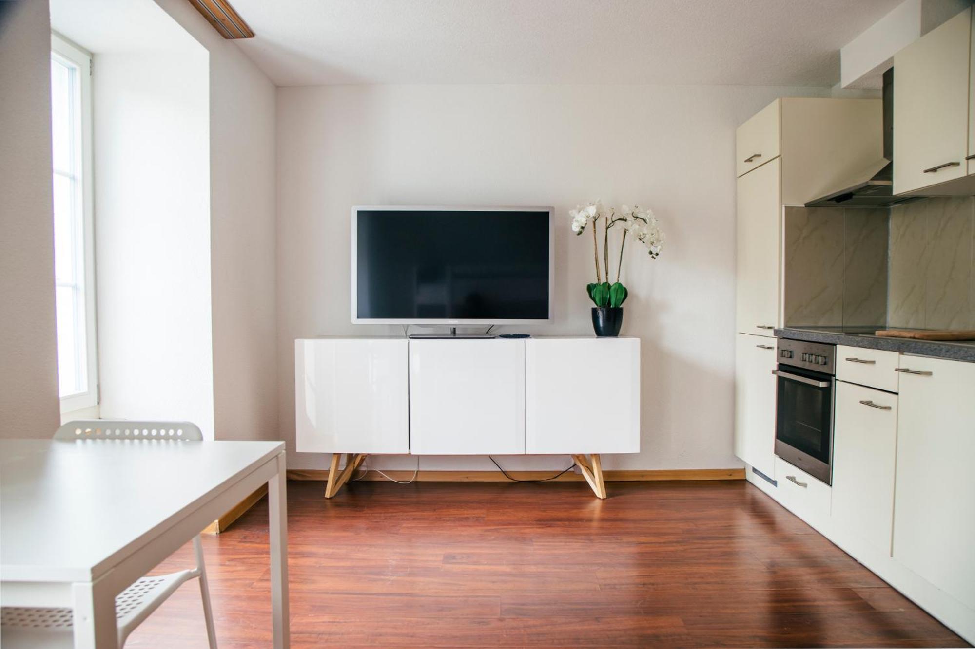 Nimbuzzz Apartments Unterseen Bagian luar foto