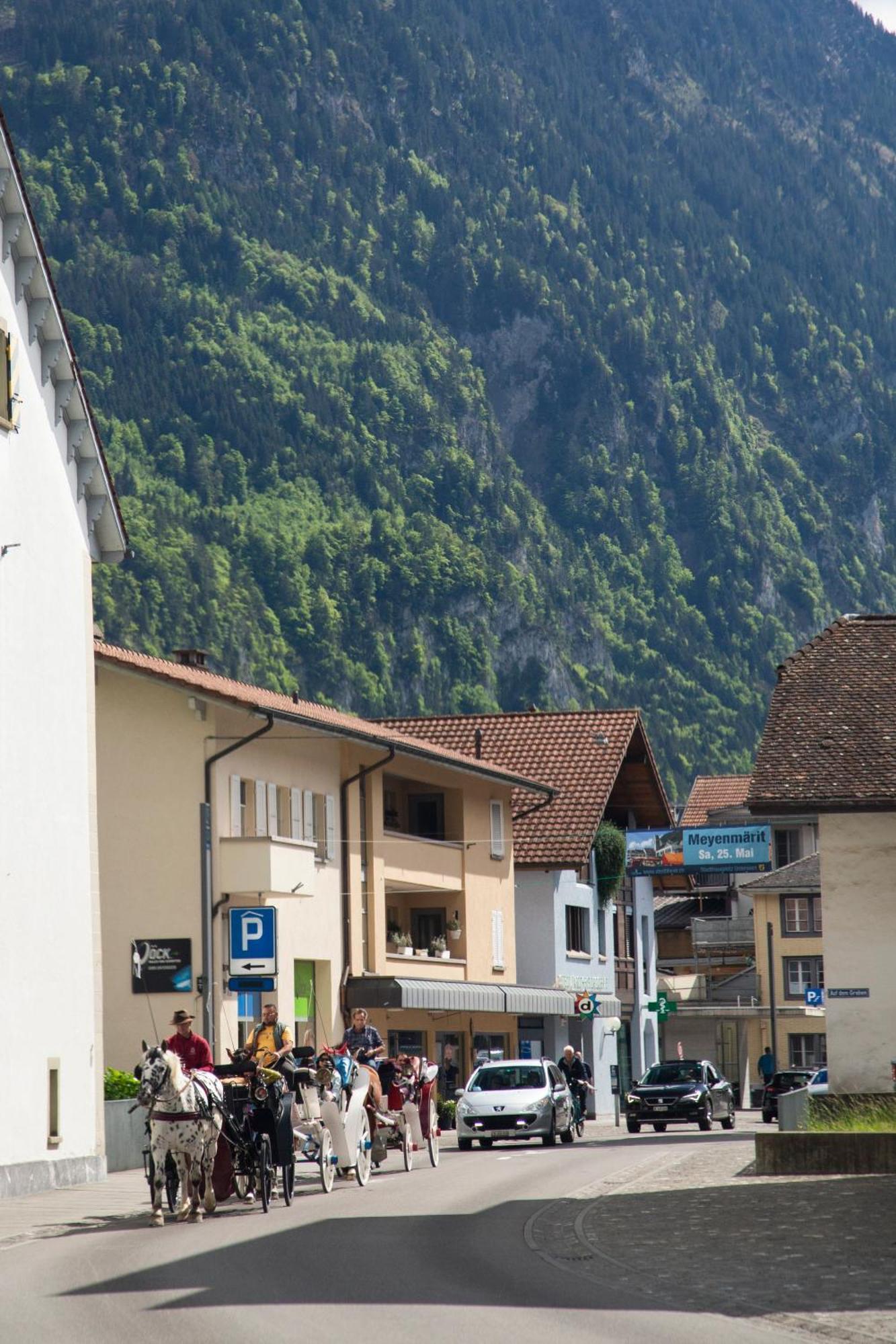 Nimbuzzz Apartments Unterseen Bagian luar foto