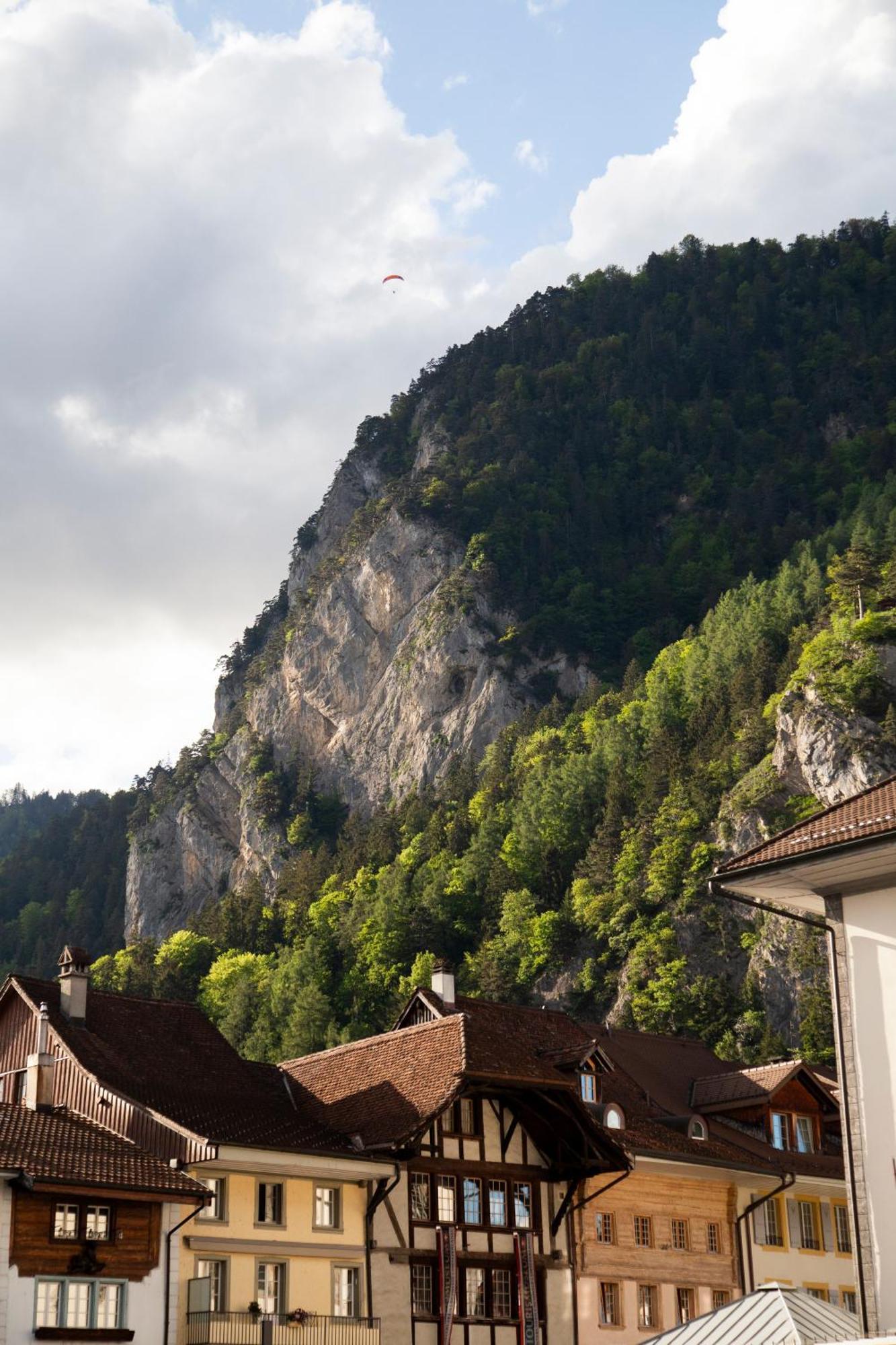 Nimbuzzz Apartments Unterseen Bagian luar foto