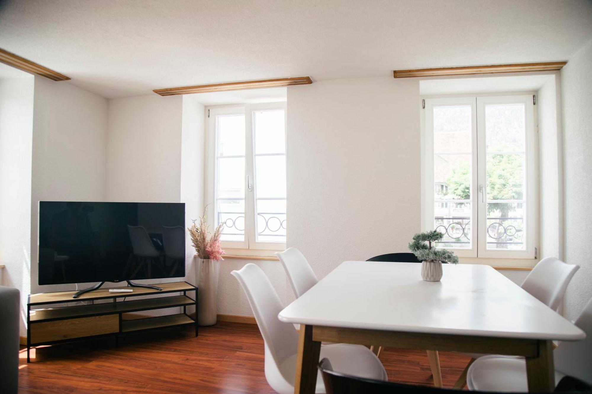 Nimbuzzz Apartments Unterseen Bagian luar foto