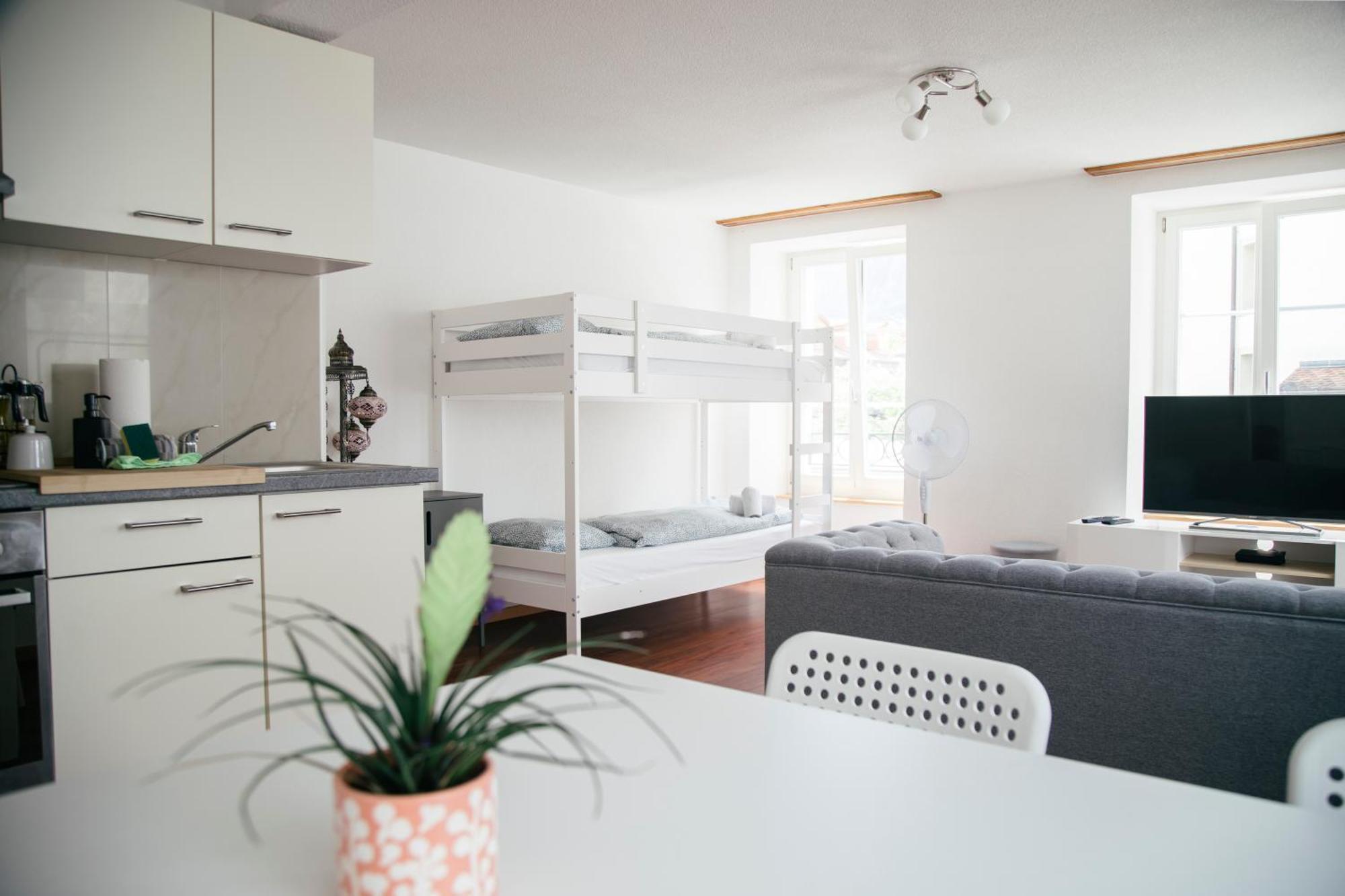 Nimbuzzz Apartments Unterseen Bagian luar foto