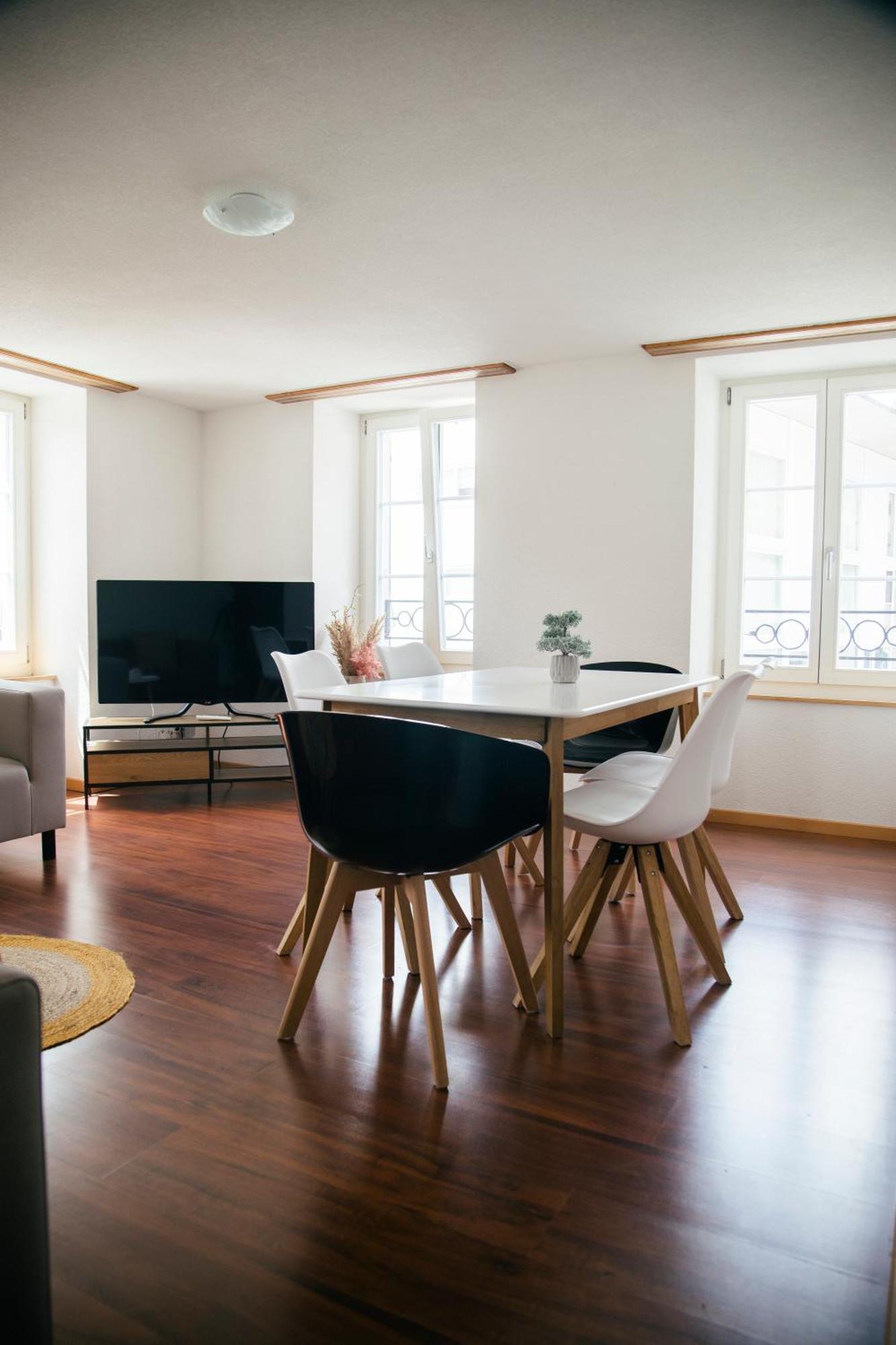 Nimbuzzz Apartments Unterseen Bagian luar foto