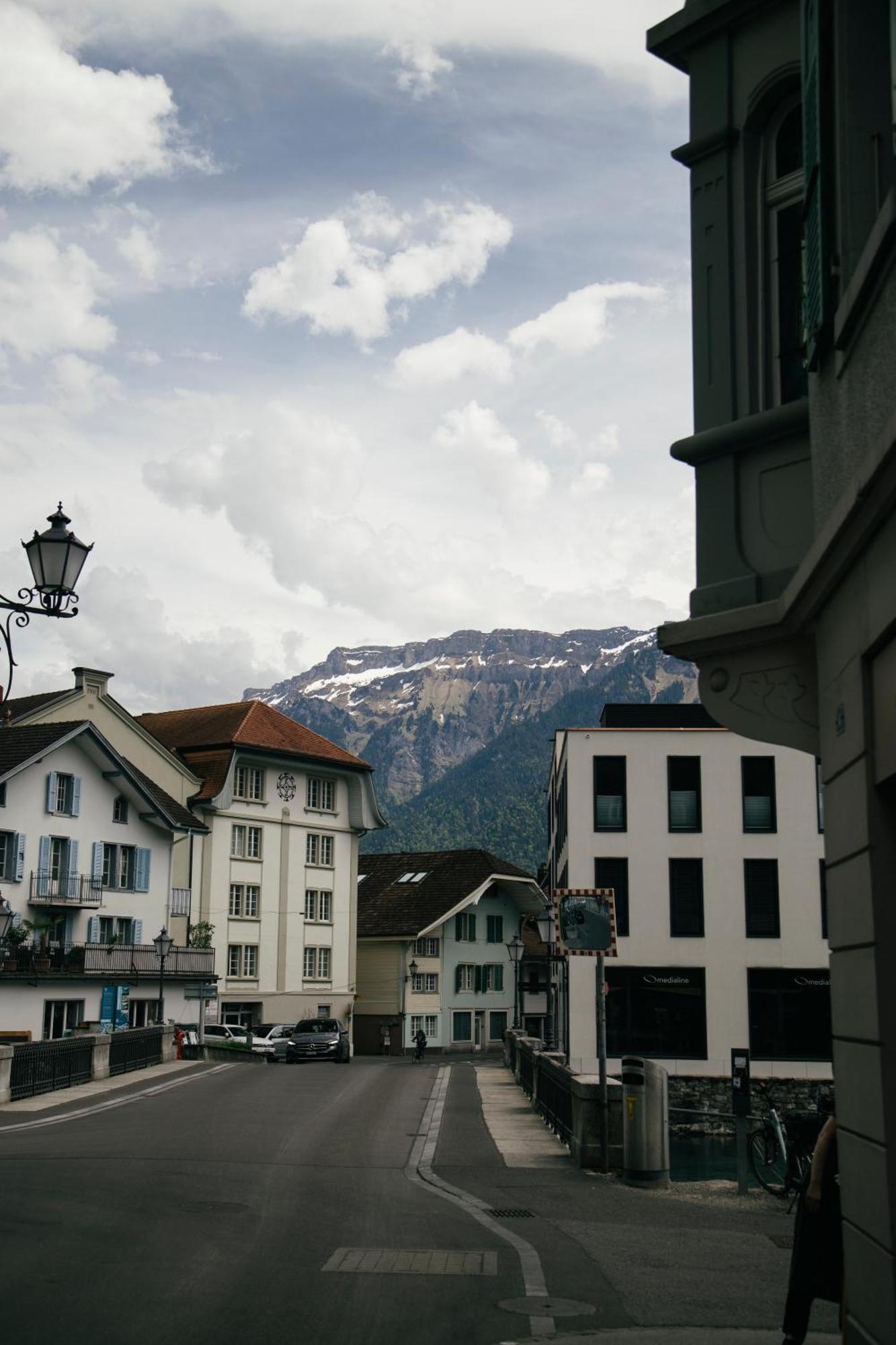 Nimbuzzz Apartments Unterseen Bagian luar foto
