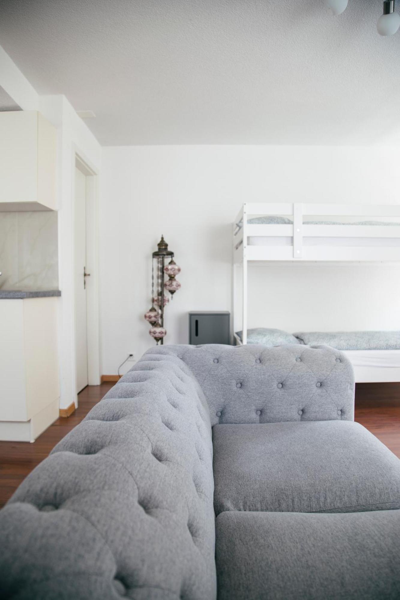 Nimbuzzz Apartments Unterseen Ruang foto