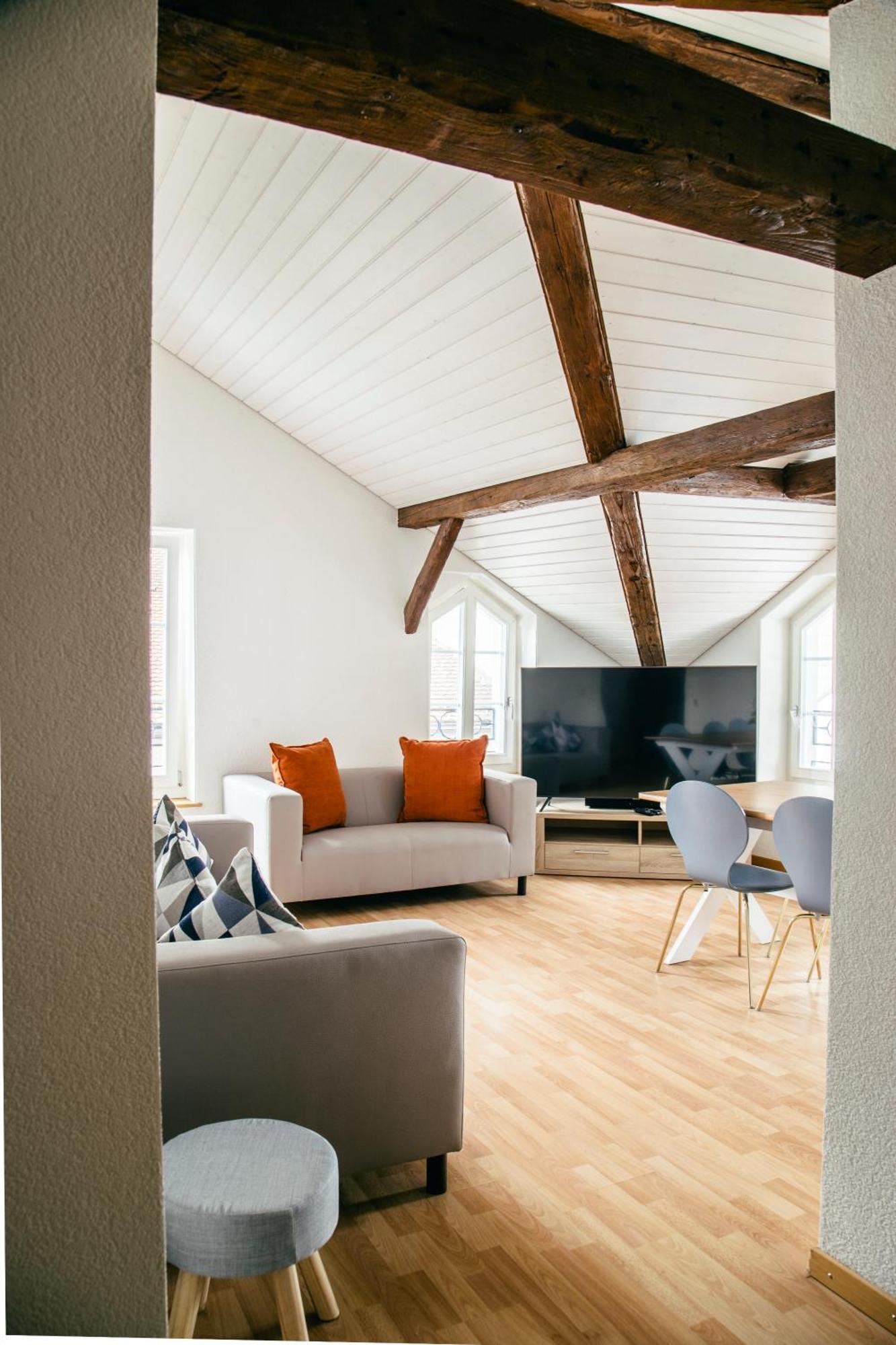 Nimbuzzz Apartments Unterseen Bagian luar foto
